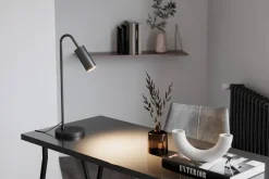 By Rydéns pöytävalaisin Curve mattamusta