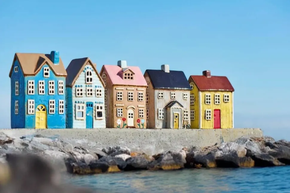 IB Laursen talolyhty Visby polkupyörä edessä ja musta katto