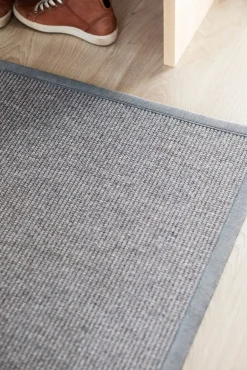 VM-Carpet Esmeralda 77 harmaa, 80*250 cm, kantti 077 B